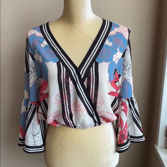 Anthropologie Tops - Flying Tomato anthropologie blouse M